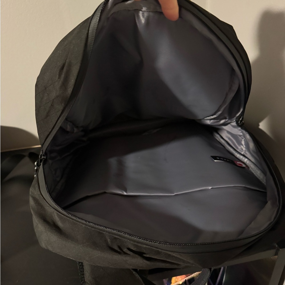 CamelBak LAX 15 inch computer Backpack black‎ with Butterfly Accent - Picture 4 of 5